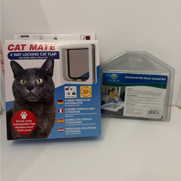 4-Way Locking Cat Flap with installation kit - Picture 1 of 4